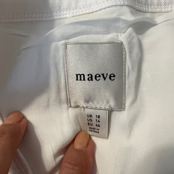 Anthropologie Maeve linen wrap skirt w/ embroidered designs. Size 14. - Picture 5 of 6